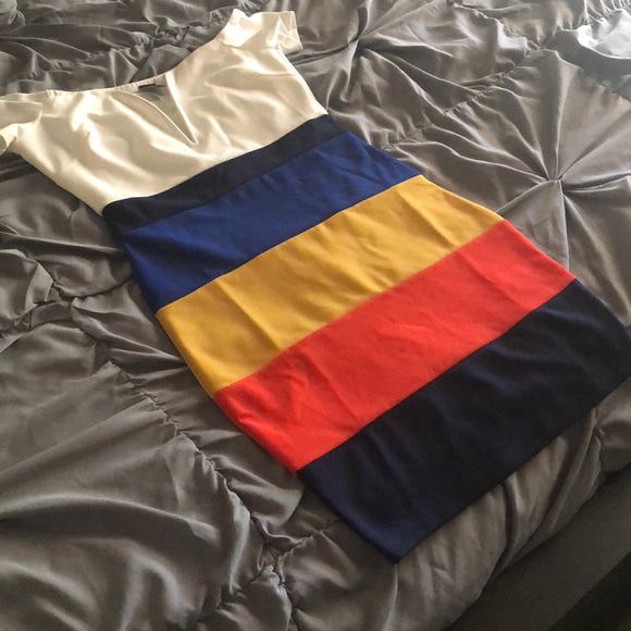 Color-Blocking Bodycon Dress - Picture 2 of 2